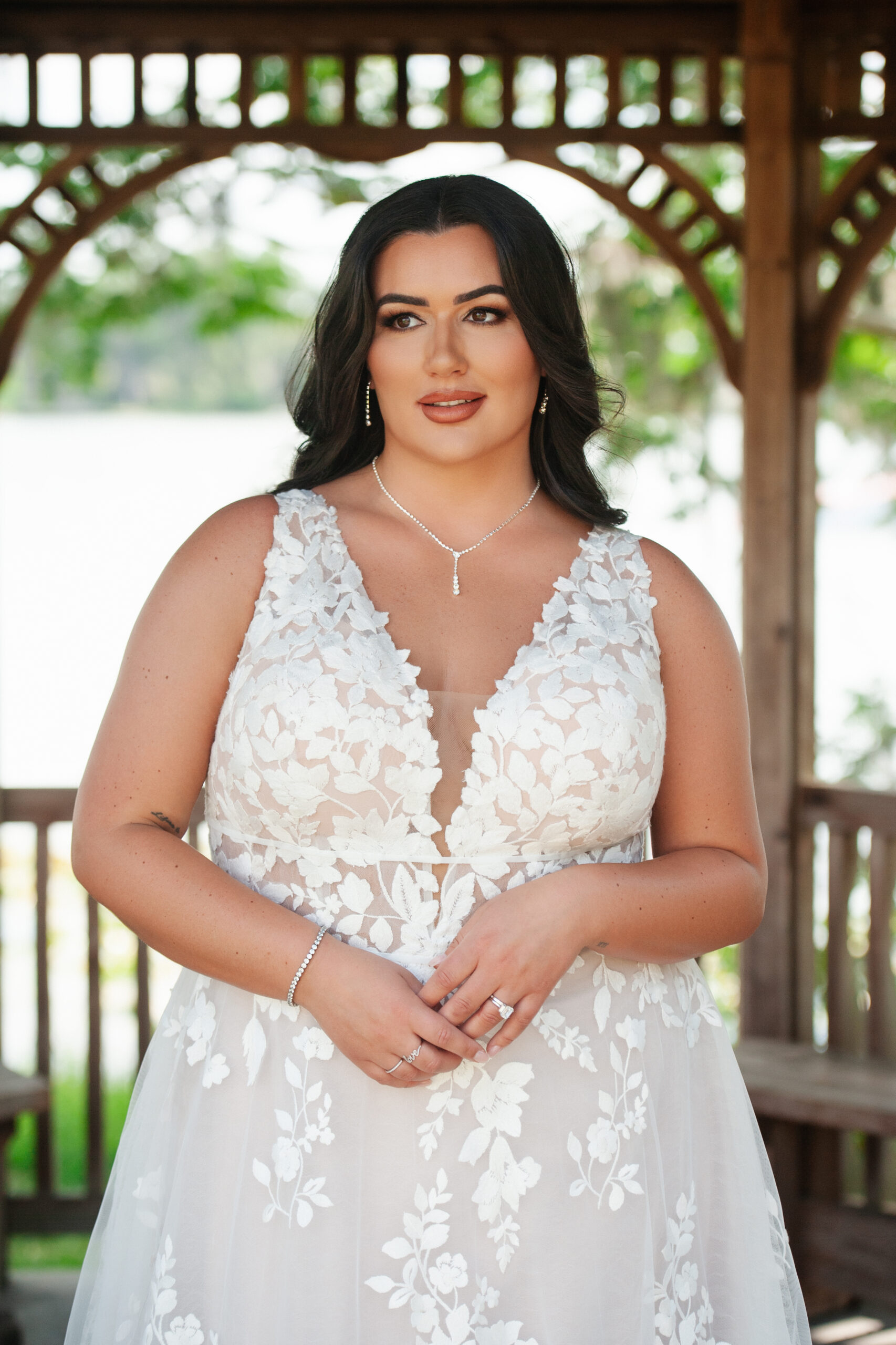 9 MIDSIZE BRIDAL OUTFITS TRY-ON  finding a white dress for my